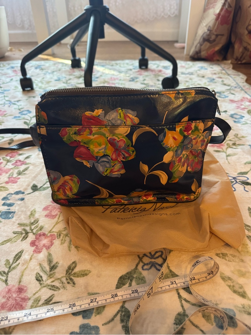 Patricia Nash Le Fleur Vallata Floral Leather Crossbody Bag - Picture 5 of 10